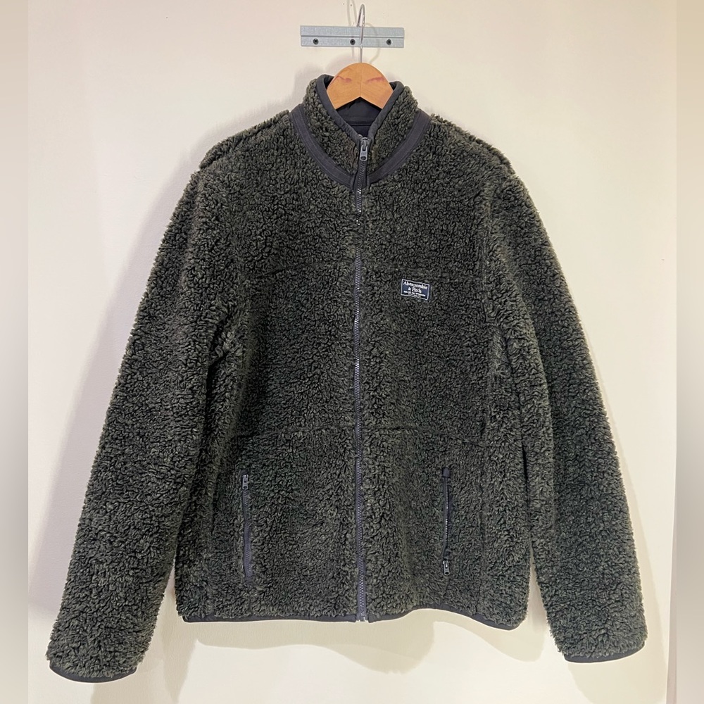 Men’s olive green Abercrombie and Fitch, SHERPA, zip up jacket extra-large